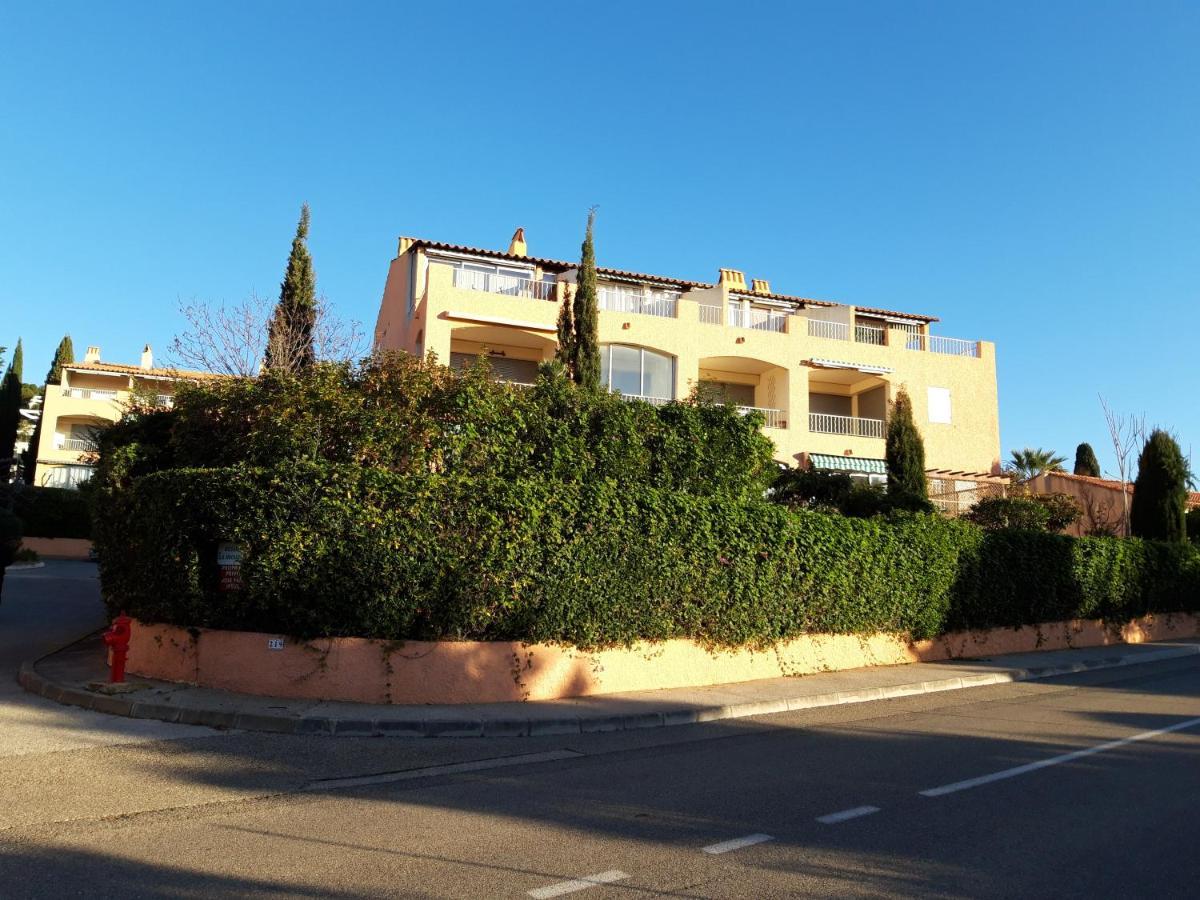 T2, Jardin, Veranda Chambre, Climatisation, Parking Privatif, Proche A Pied Centre, Plage, Gare, Pour 3 Adultes Ou 2 Adultes Avec 2 Enfants Bandol Kültér fotó